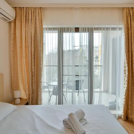 דירה Kabakum Plaza Beachfront Flats