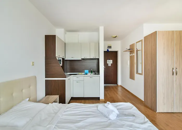 Kabakum Plaza Beachfront Flats *