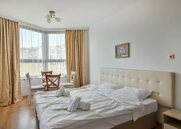 Kabakum Plaza Beachfront Flats * Varna